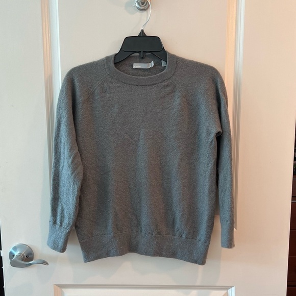 Vince Gray Cashmere Sweater Size XS - Picture 1 of 14
